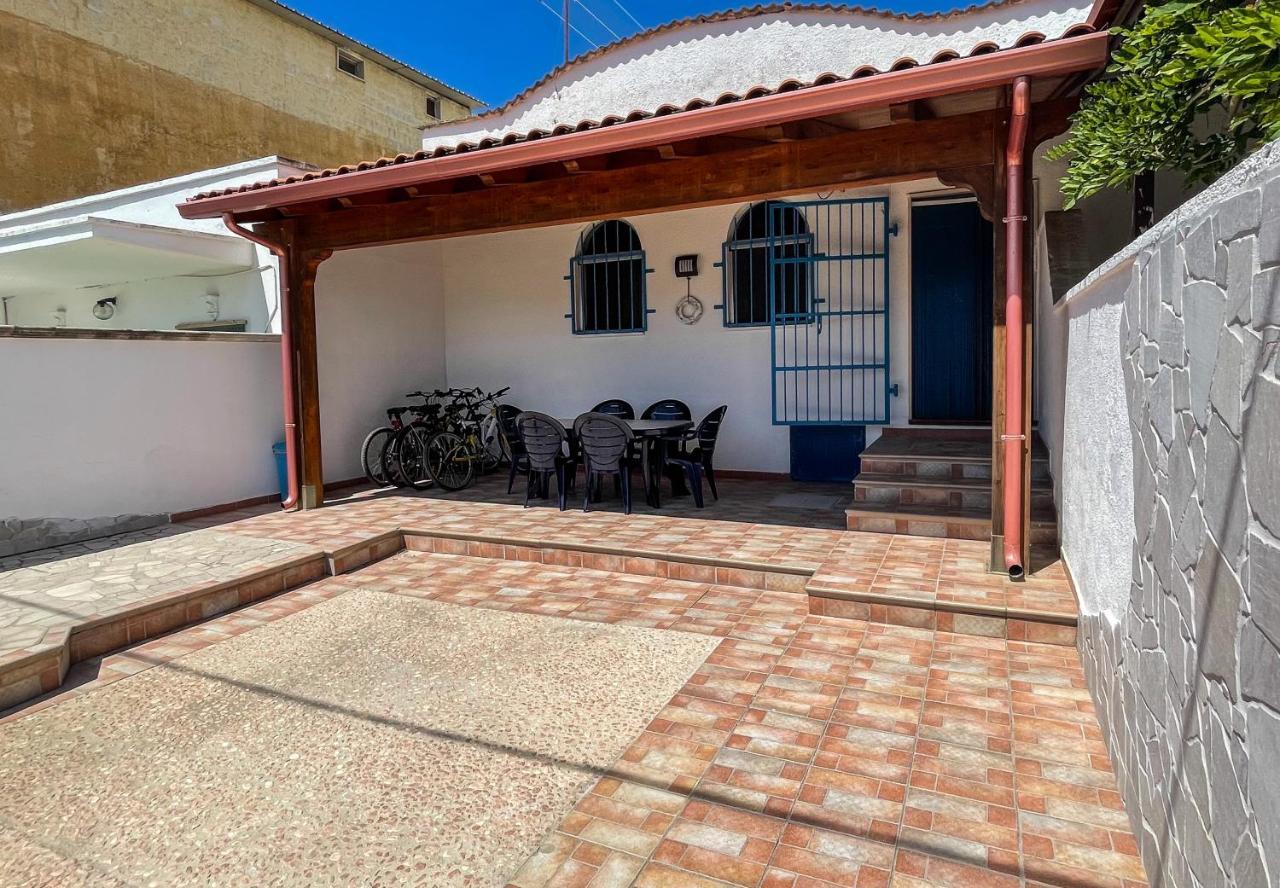 A Due Passi Dal Mare Villa Torre Lapillo Exterior foto